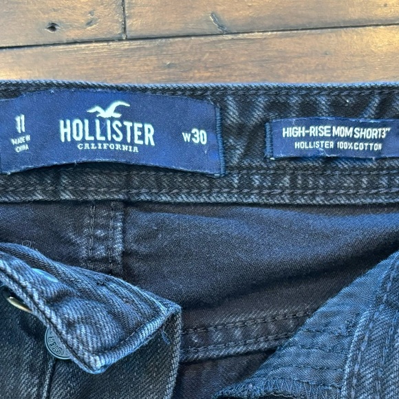 Hollister High Rise Mom Button Fly Jean Shorts Size 11 Black Distressed 30x3 - Picture 5 of 6
